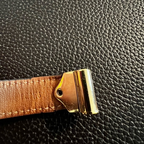 Louis Vuitton (100% Authentic) leather monogram bracelet with gold hardware - Picture 4 of 4